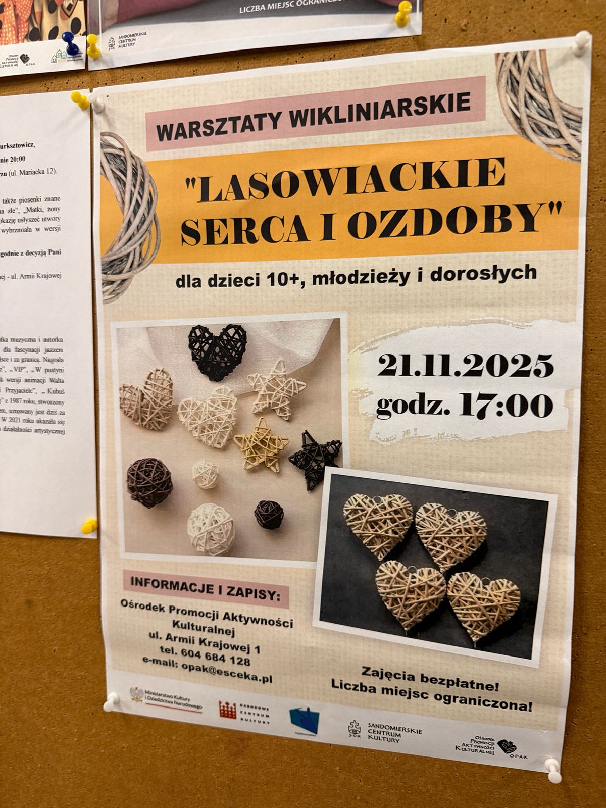 Sandomierskie Centrum kultury &#8211; Warsztaty wikliniarskie &#8222;Lasowiackie serca i ozdoby&#8221;